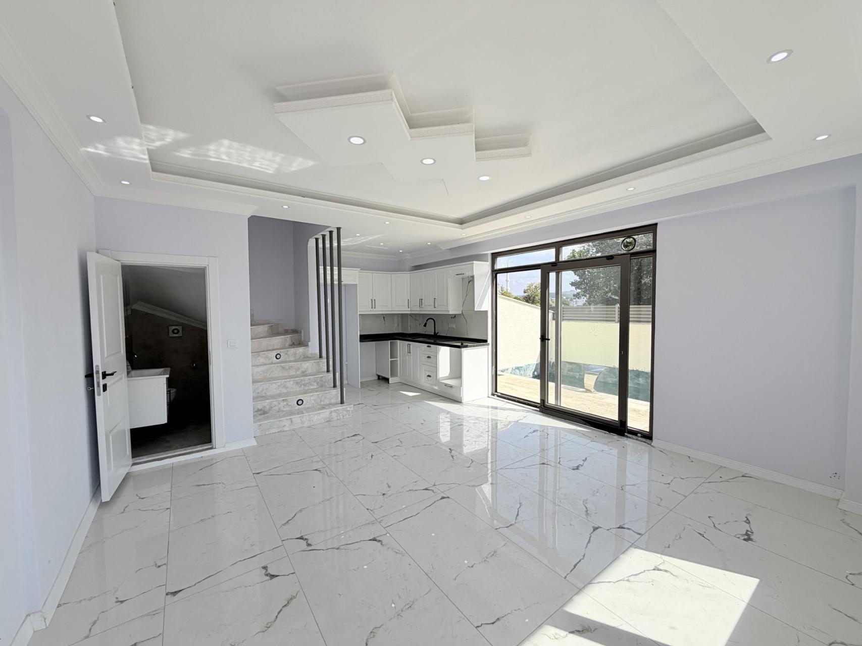 Sakarya Kocaali Yalı'da Denize 300 Metre, Havuzlu ve Müstakil Girişli 4+1 Satılık Köşe Villa - Görsel 18