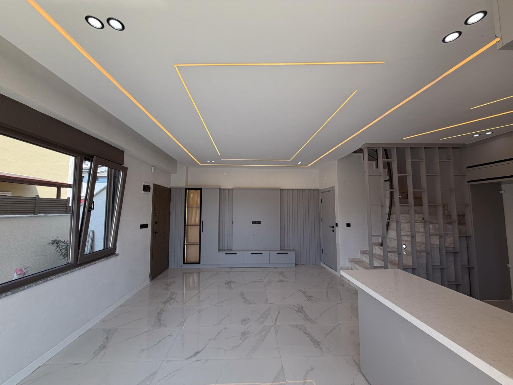 Sakarya Kocaali Yalı'da Cadde Cepheli, Denize 200 Metre Müstakil Havuzlu 4+1 Satılık Tripleks Villa - Görsel 9