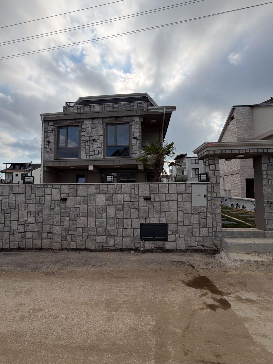 Sakarya Kocaali Yalı'da Denize 150 Metre, Geniş Bahçeli ve Özel Havuzlu 4+1 Satılık Villa - Görsel 3