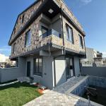 Sakarya Kocaali Alandere'de Denize 50 Metre, Özel Havuzlu ve Yerden Isıtmalı 4+1 Satılık Villa