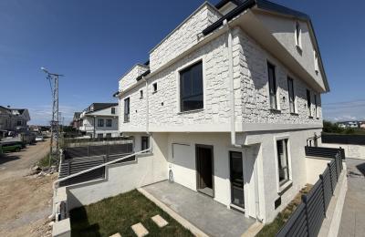 Sakarya Kocaali Yayla'da Denize 300 Metre, Müstakil Girişli ve Bahçeli 3+1 Satılık Tripleks Villa