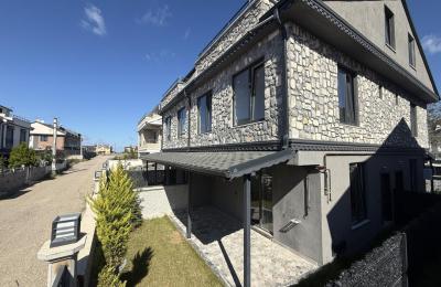Sakarya Kocaali Yayla'da Denize 250 Metre, Yerden Isıtmalı 3+1 Satılık Ön Cephe Villa
