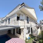 Sakarya Kocaali Yayla'da Denize 150 Metre, Havuzlu ve Müstakil Girişli 4+1 Satılık Villa