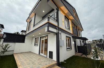 Sakarya Kocaali Alandere'de Sahile 50 Metre, Kombisi Takılı Lüks 3+1 Satılık Villa