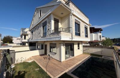 Sakarya Kocaali Yayla'da Ön Cephe, Özel Havuzlu ve 80 m² Bahçeli 3+1 Satılık Lüks Villa