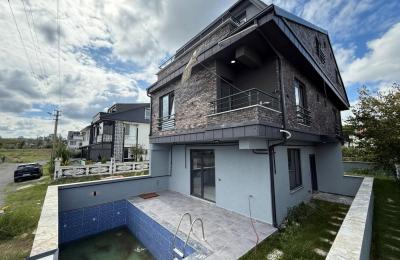 Sakarya Kocaali Alandere'de Denize 250 Metre, İskanlı ve Havuzlu 4+1 Satılık Villa