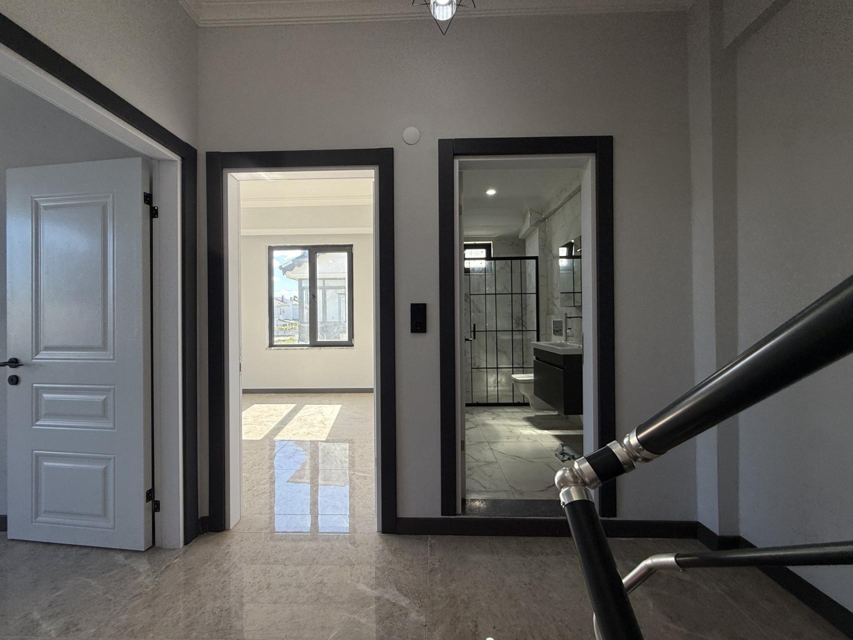 Sakarya Kocaali Yayla'da Denize 70 Metre, Havuzlu ve Bahçeli 4+1 Satılık Villa (Arka Cephe) - Görsel 16
