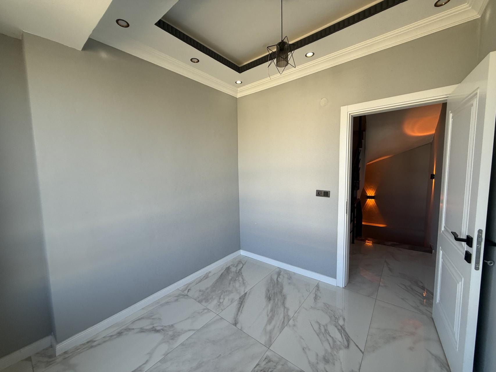 Sakarya Kocaali Alandere'de Denize 50 Metre, Deniz Manzaralı ve Havuzlu 3+1 Satılık Tripleks Villa - Görsel 24