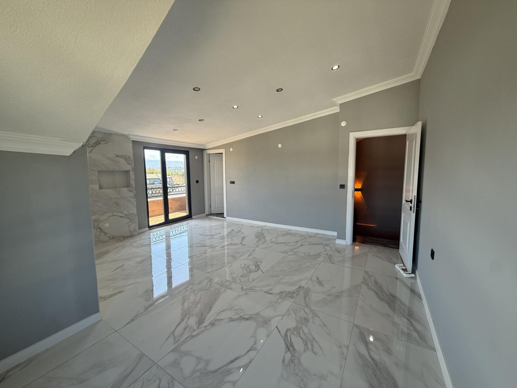 Sakarya Kocaali Alandere'de Denize 50 Metre, Deniz Manzaralı ve Havuzlu 3+1 Satılık Tripleks Villa - Görsel 33