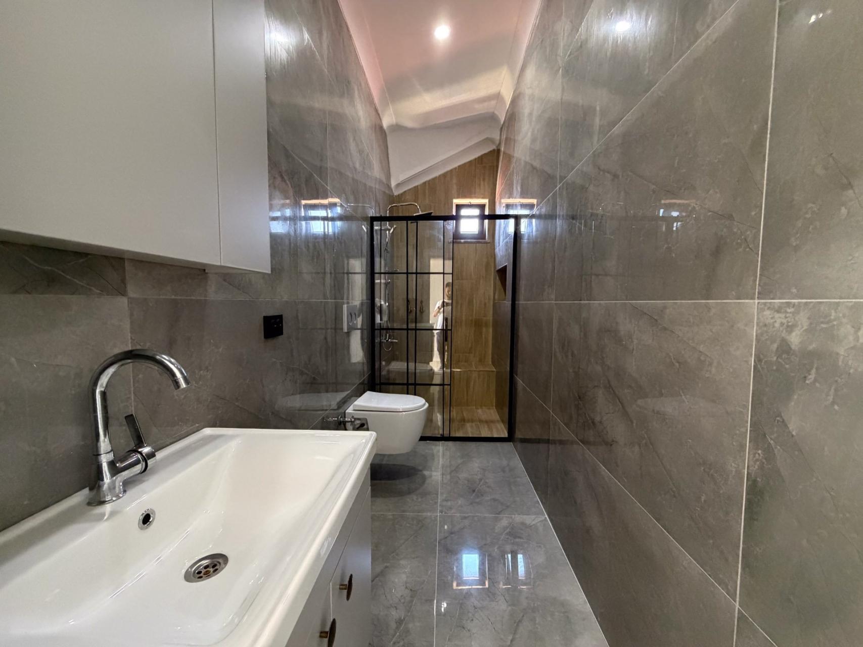 Sakarya Kocaali Yalı'da Cadde Cepheli, Denize 200 Metre Müstakil Havuzlu 4+1 Satılık Tripleks Villa - Görsel 31