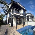 Sakarya Kocaali Alandere'de 162 m² Arsada Tek Müstakil, Havuzlu 4+1 Satılık Villa