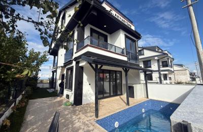 Sakarya Kocaali Alandere'de 162 m² Arsada Tek Müstakil, Havuzlu 4+1 Satılık Villa