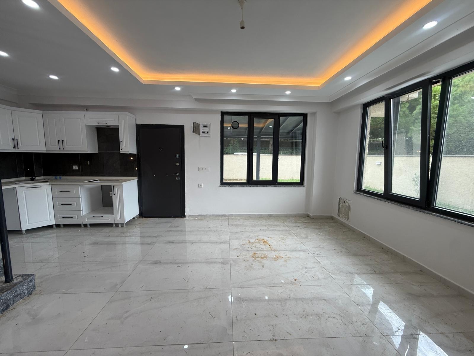 Sakarya Kocaali Yalı'da Denize 170 Metre, Havuzlu ve 145 m² Bahçeli 3+1 Satılık Villa - Görsel 14
