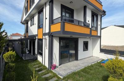 Sakarya Kocaali Alandere'de Denize 100 Metre, Çift Jakuzili ve Bahçeli 3+1 Satılık Villa