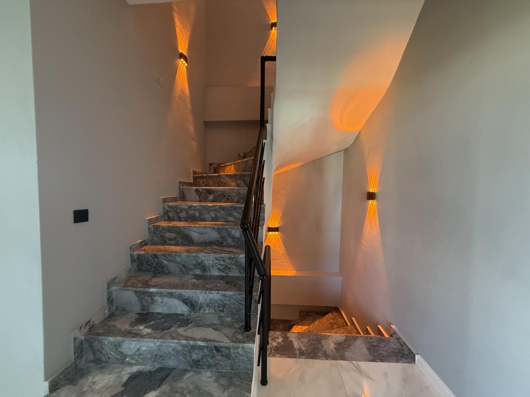 Sakarya Kocaali Alandere'de Denize 50 Metre, Deniz Manzaralı ve Havuzlu 3+1 Satılık Tripleks Villa - Görsel 31