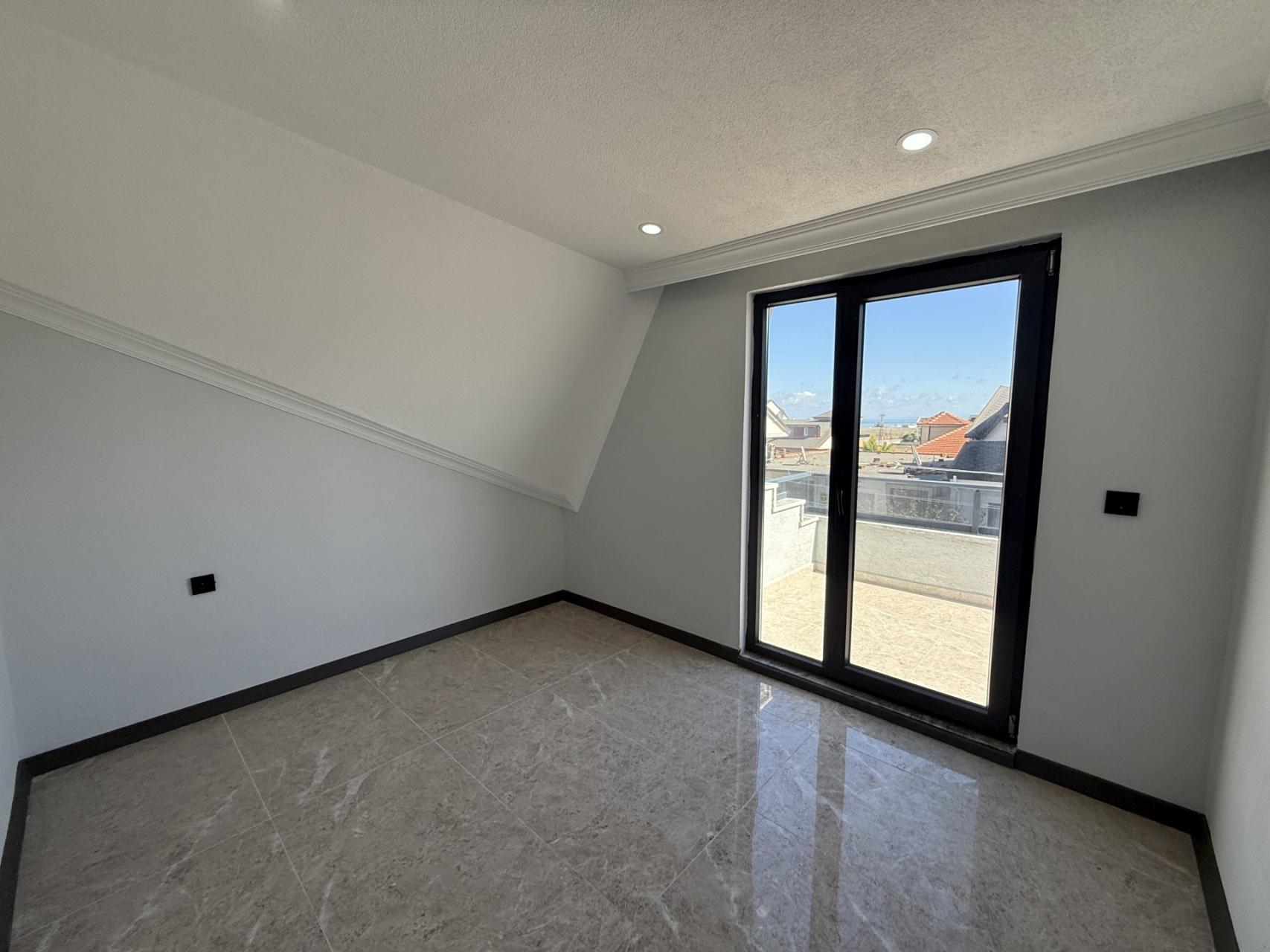 Sakarya Kocaali Yayla'da Denize 70 Metre, Havuzlu ve Bahçeli 4+1 Satılık Villa (Arka Cephe) - Görsel 28