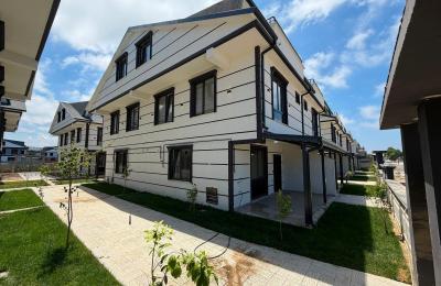 Sakarya Kocaali Alandere'de Denize 100 Metre, Verandalı ve Yerden Isıtmalı 4+1 Satılık Villa