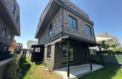 Sakarya Kocaali Alandere'de Plaja 100 Metre, Deniz Manzaralı 3+1 Satılık Villa