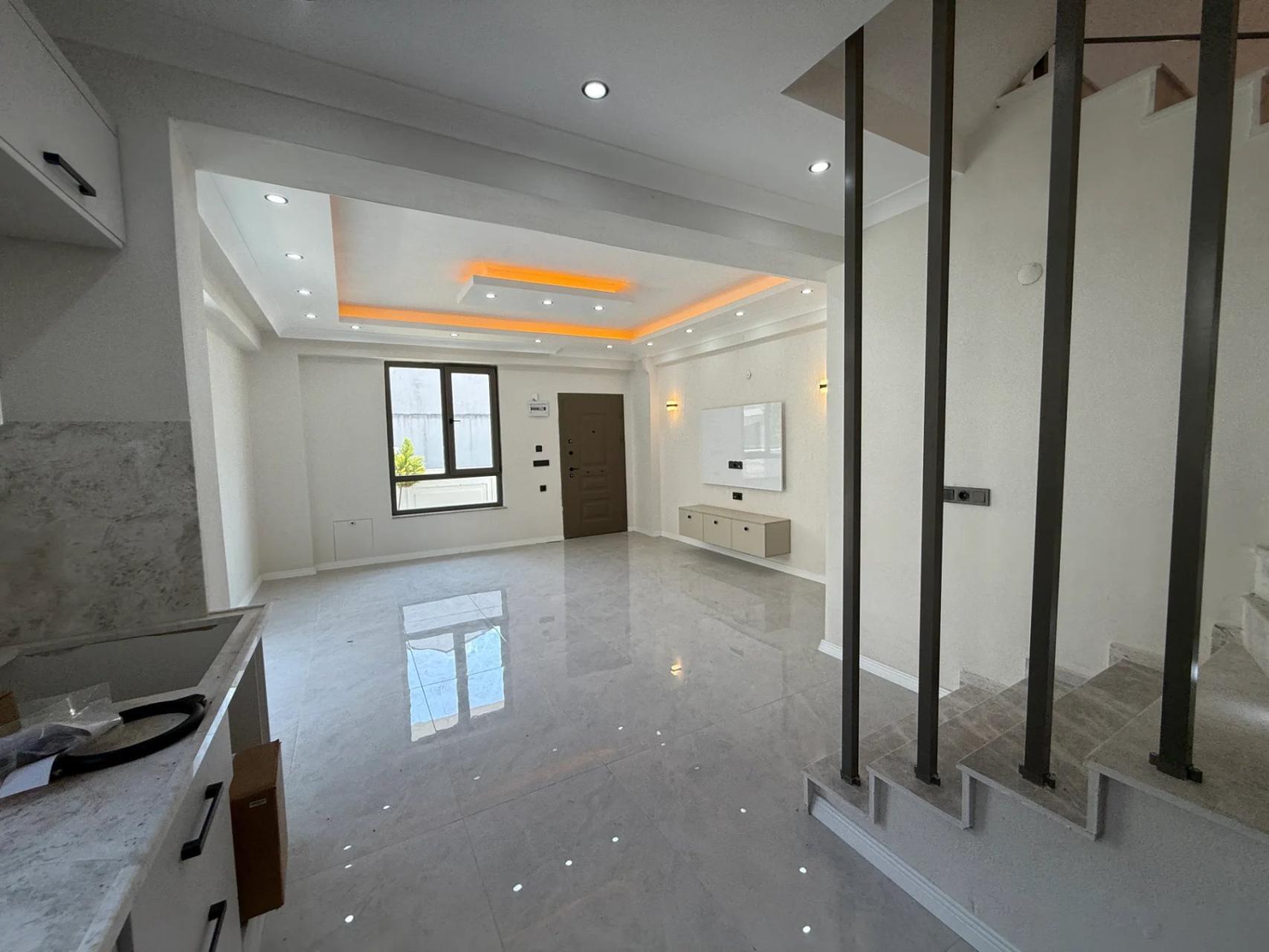 Sakarya Kocaali Yalı'da Denize 300 Metre, Kat Mülkiyetli ve Müstakil Havuzlu 3+1 Satılık Tripleks Villa - Görsel 2