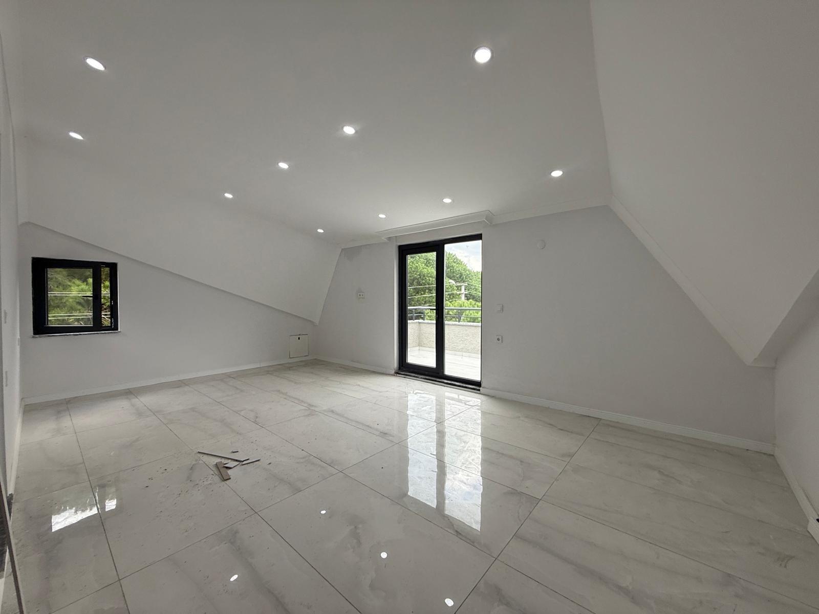 Sakarya Kocaali Yalı'da Denize 170 Metre, Havuzlu ve 145 m² Bahçeli 3+1 Satılık Villa - Görsel 35