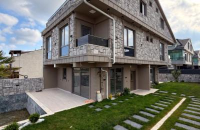 Sakarya Kocaali Yalı'da Denize 150 Metre, Geniş Bahçeli ve Özel Havuzlu 4+1 Satılık Villa