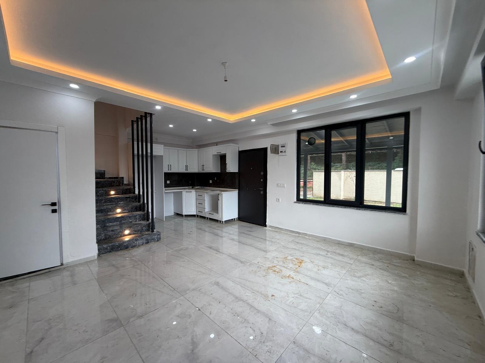 Sakarya Kocaali Yalı'da Sahile 170 Metre, Yüzme Havuzlu ve Geniş Bahçeli 3+1 Satılık Villa - Görsel 14