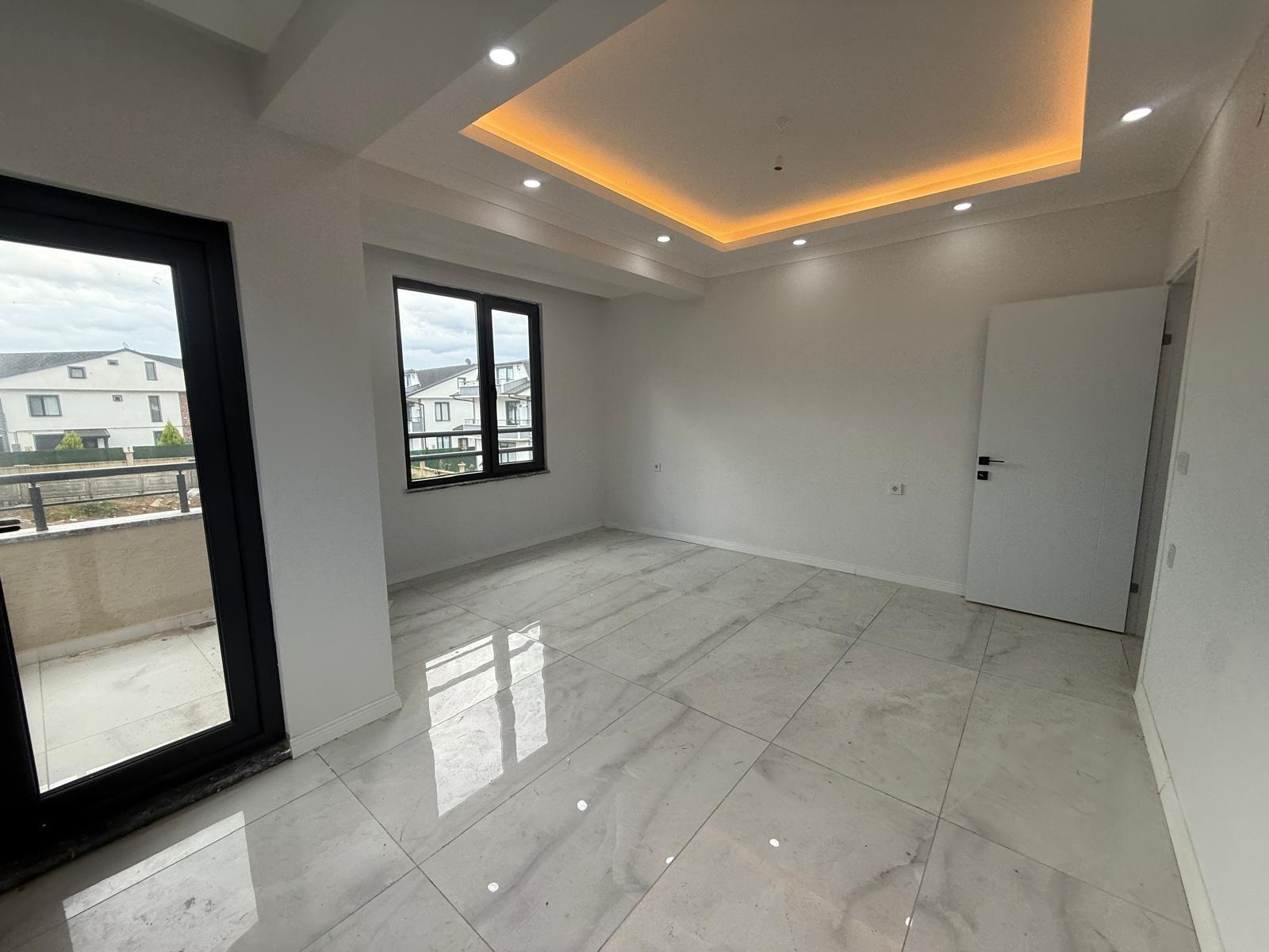 Sakarya Kocaali Yalı'da Denize 170 Metre, Havuzlu ve 145 m² Bahçeli 3+1 Satılık Villa - Görsel 24