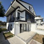 Sakarya Kocaali Yalı'da Otoparklı ve Bahçeli, Taş Konsept 3+1 Satılık Villa