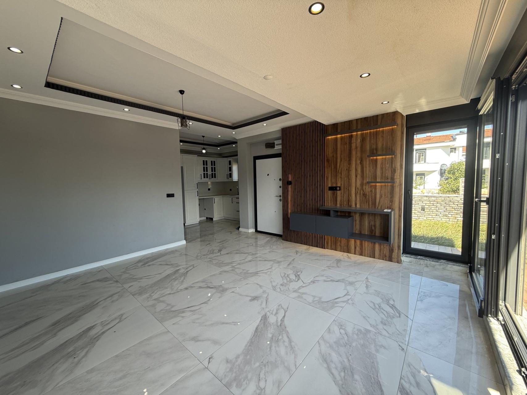 Sakarya Kocaali Alandere'de Denize 50 Metre, Deniz Manzaralı ve Havuzlu 3+1 Satılık Tripleks Villa - Görsel 13