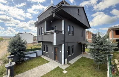 Sakarya Kocaali Alandere'de 210 m² Arsa İçinde, İskanlı 3+1 Satılık Tam Müstakil Villa