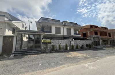 Sakarya Kocaali Alandere'de Denize 100 Metre, 20 Metrelik Yola Cepheli 4+1 Satılık Villa
