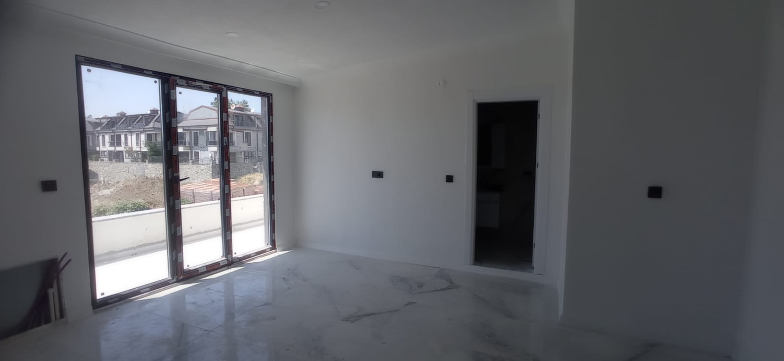Sakarya Kocaali Yalı Mahallesi Merkez Plajda Havuzlu Sitede Acil Satılık 3+1 Triplex Villa - Görsel 26