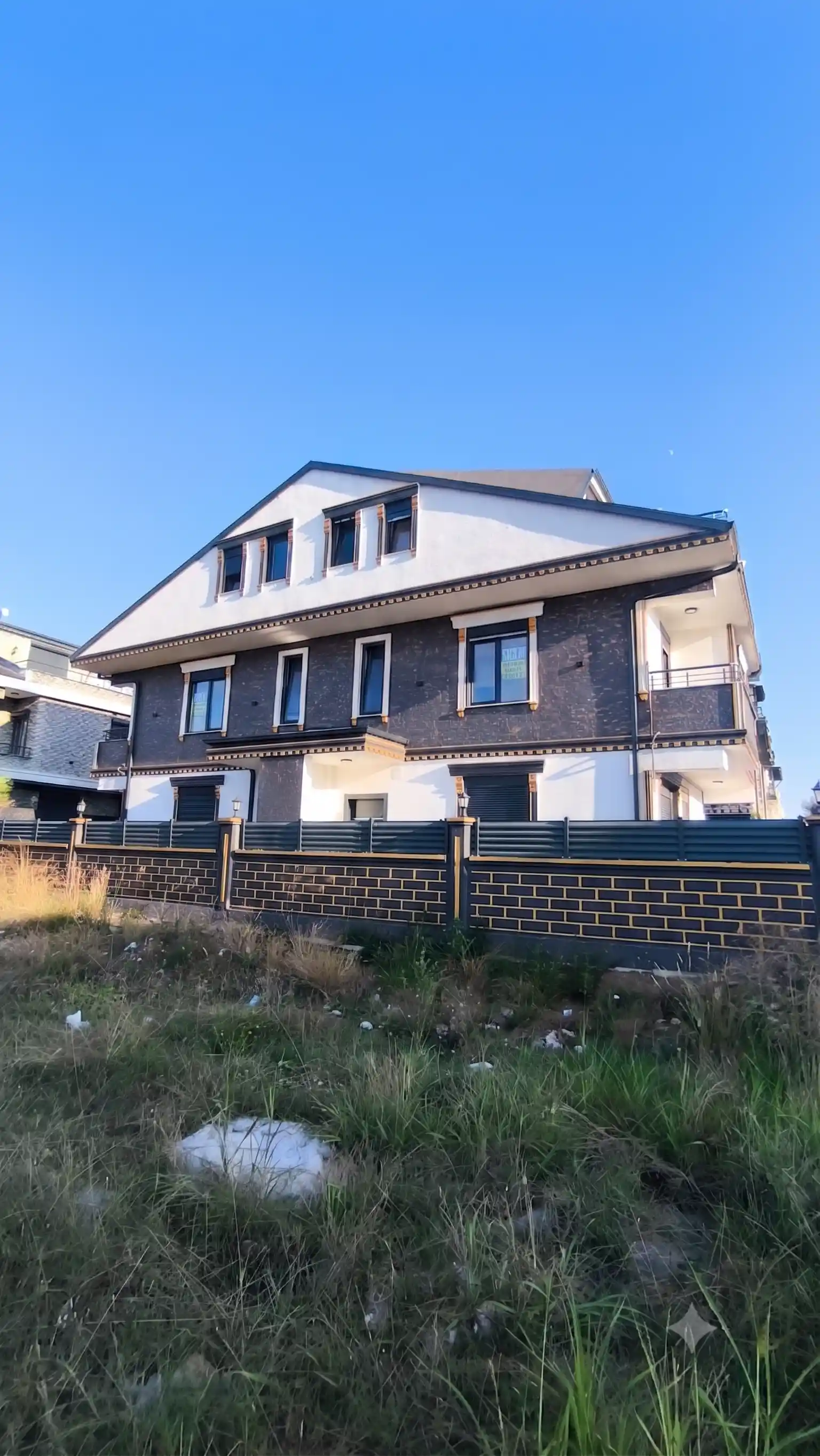 Sakarya Kocaali Alandere'de Havuzlu, Otomatik Panjurlu, Deniz Manzaralı 4+1 Lüks Tripleks İkiz Villa - Görsel 1