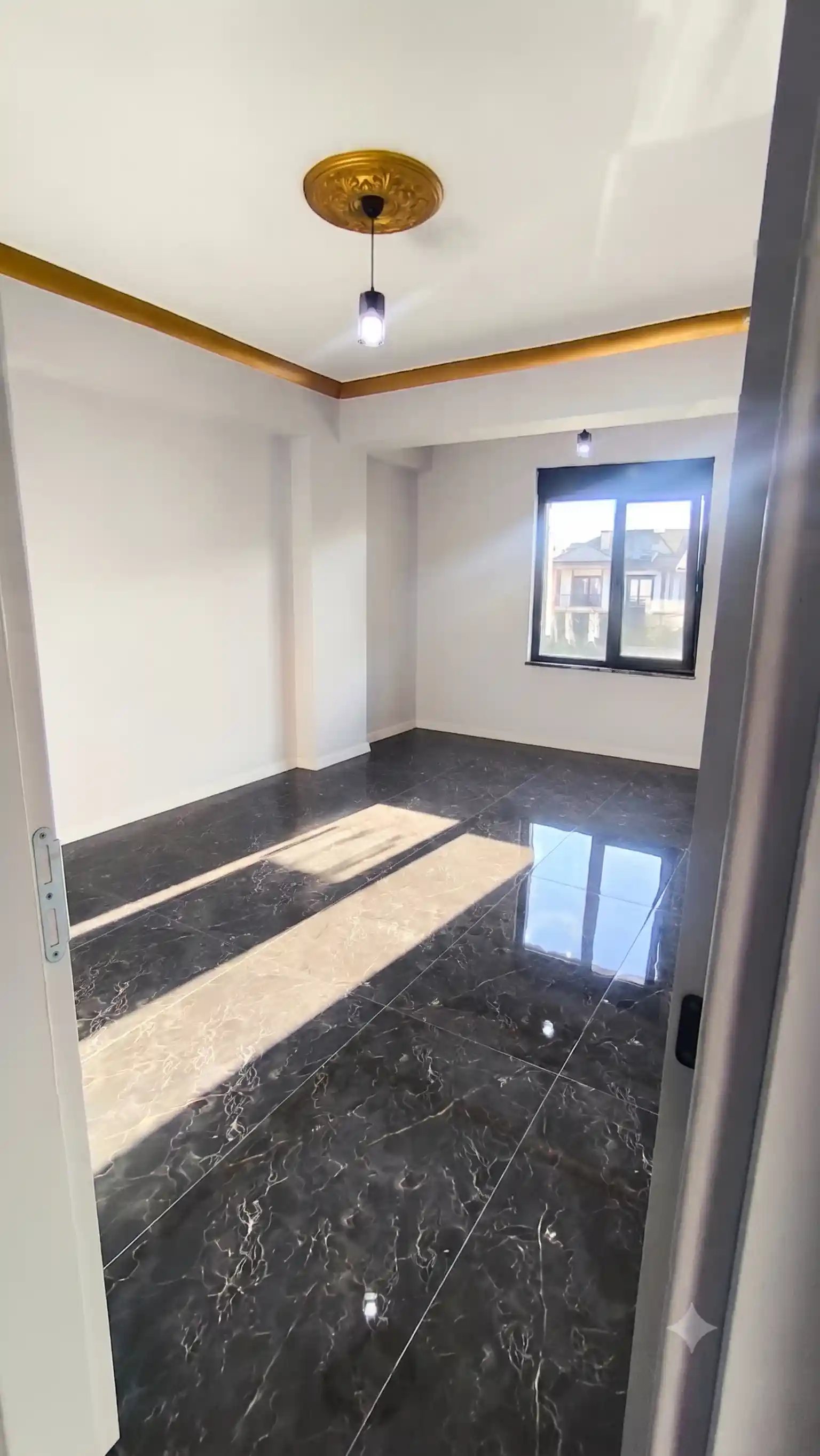Sakarya Kocaali Alandere'de Havuzlu, Otomatik Panjurlu, Deniz Manzaralı 4+1 Lüks Tripleks İkiz Villa - Görsel 26