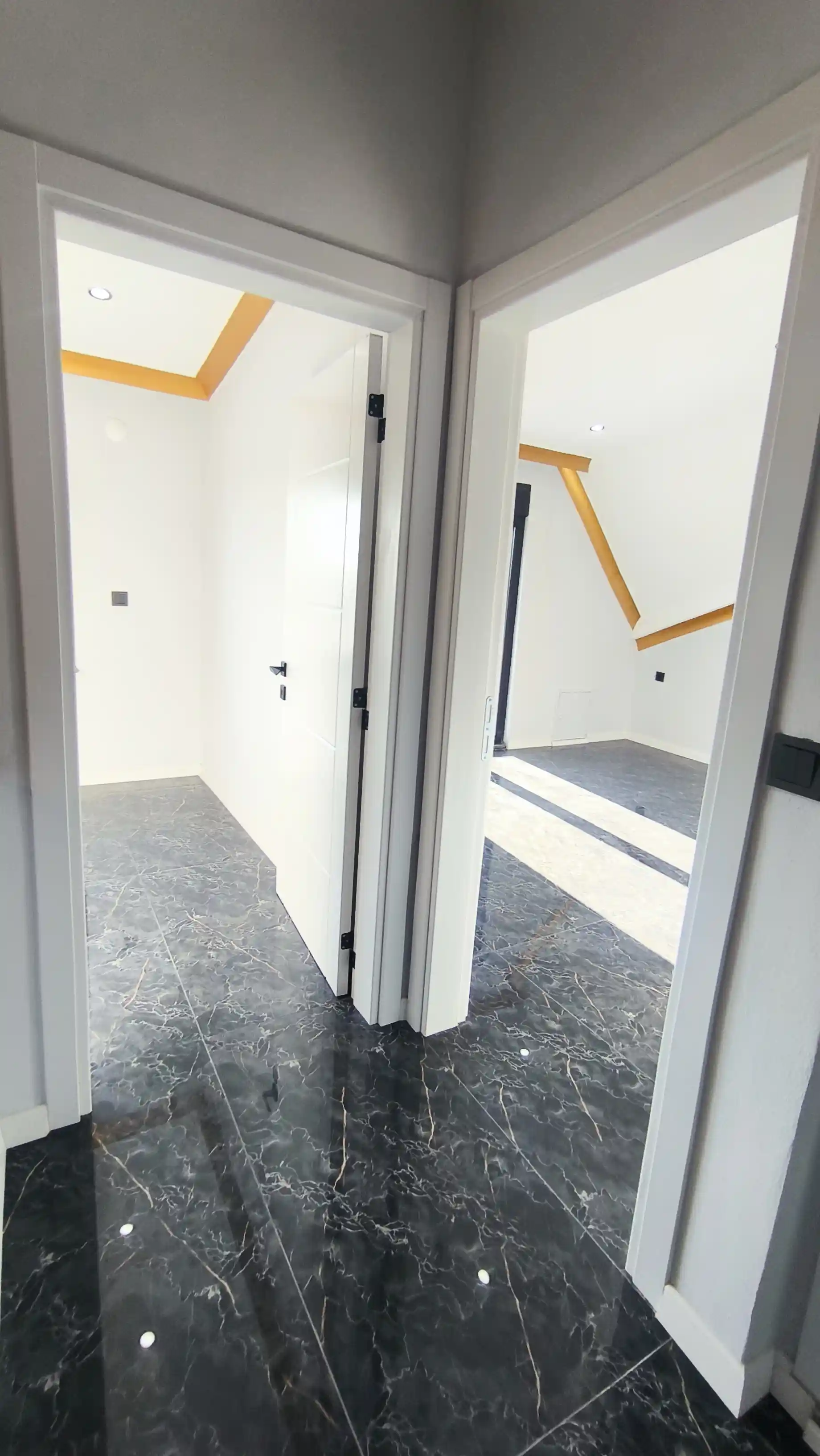 Sakarya Kocaali Alandere'de Havuzlu, Otomatik Panjurlu, Deniz Manzaralı 4+1 Lüks Tripleks İkiz Villa - Görsel 31