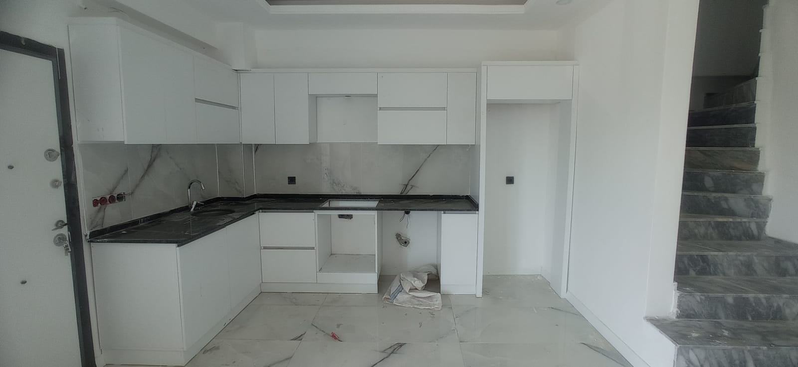 Sakarya Kocaali Yalı Mahallesi Merkez Plajda Havuzlu Sitede Acil Satılık 3+1 Triplex Villa - Görsel 25