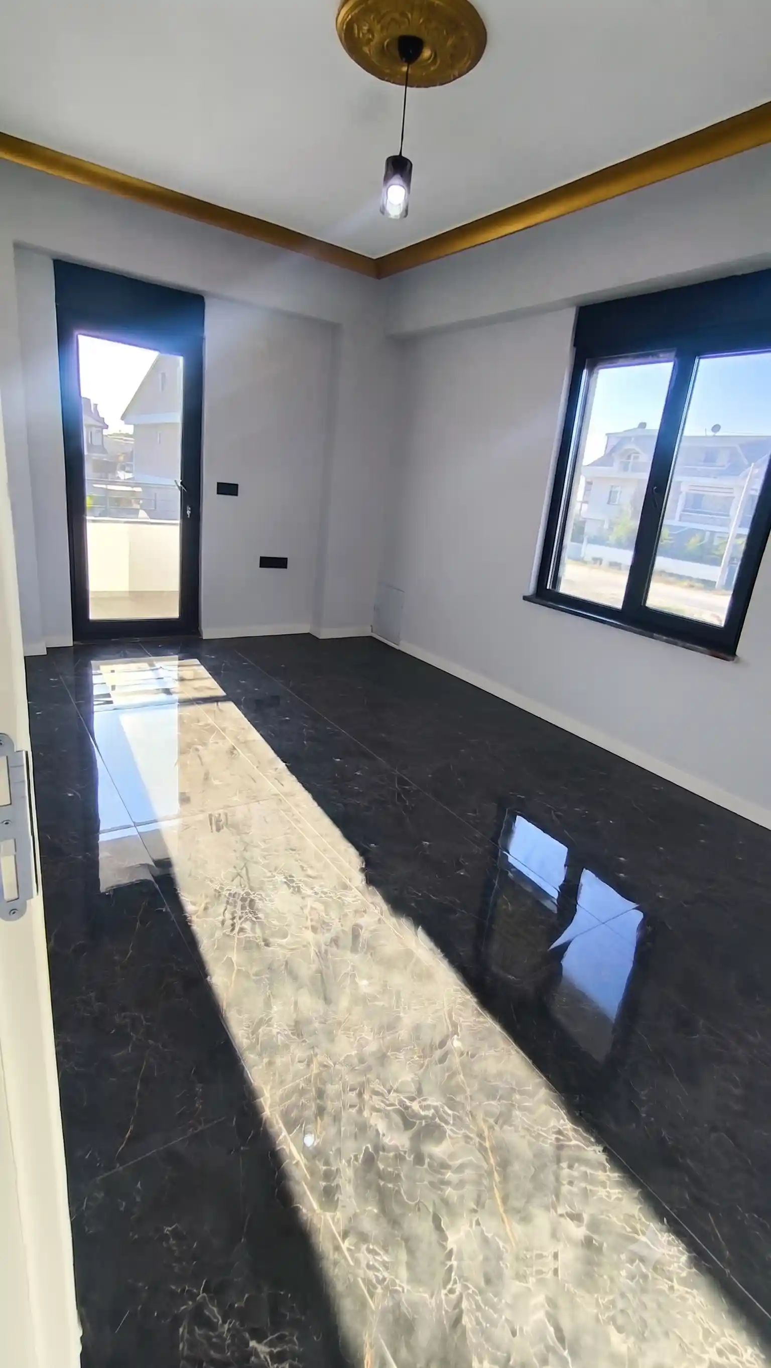 Sakarya Kocaali Alandere'de Havuzlu, Otomatik Panjurlu, Deniz Manzaralı 4+1 Lüks Tripleks İkiz Villa - Görsel 25