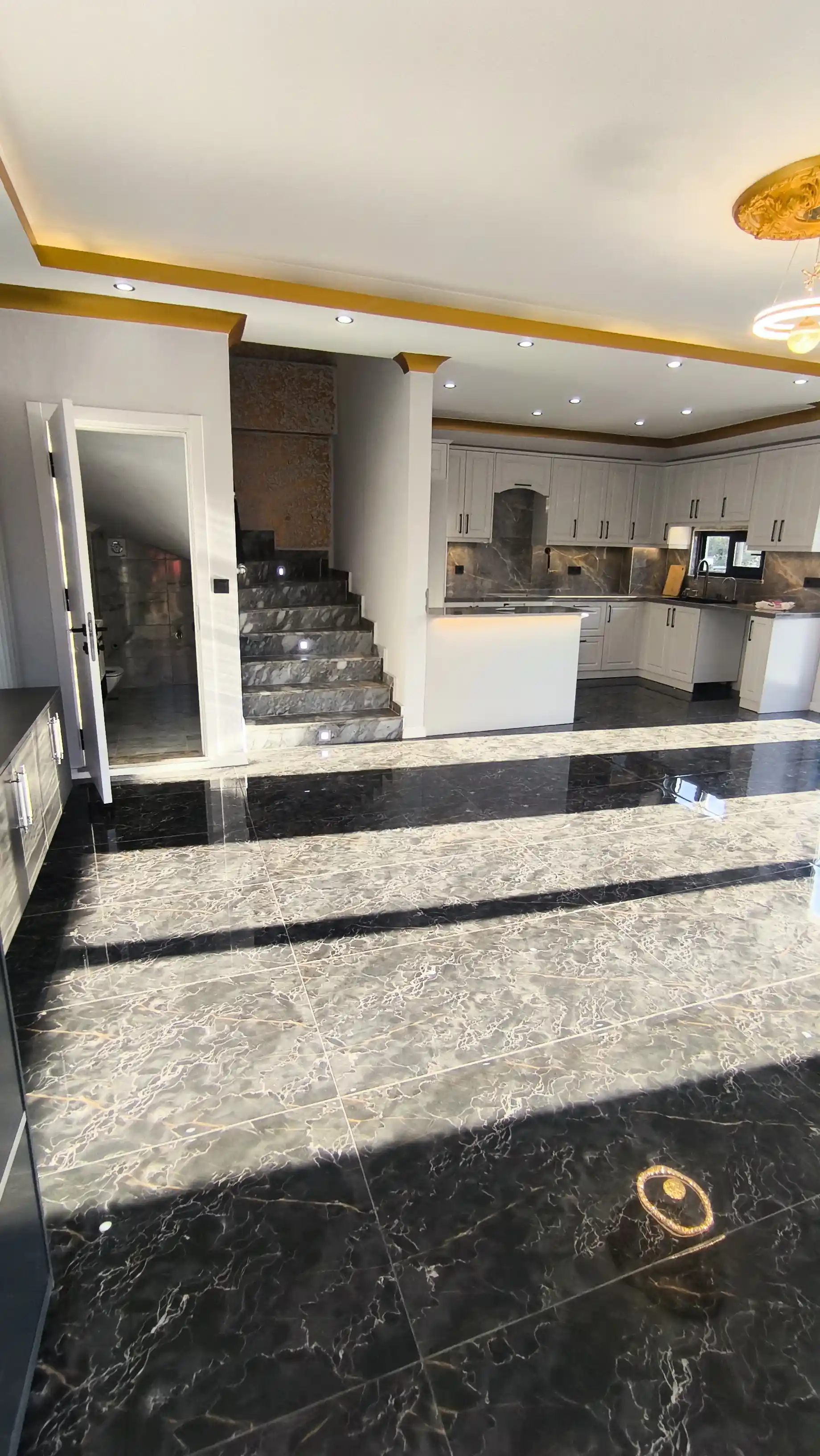 Sakarya Kocaali Alandere'de Havuzlu, Otomatik Panjurlu, Deniz Manzaralı 4+1 Lüks Tripleks İkiz Villa - Görsel 21