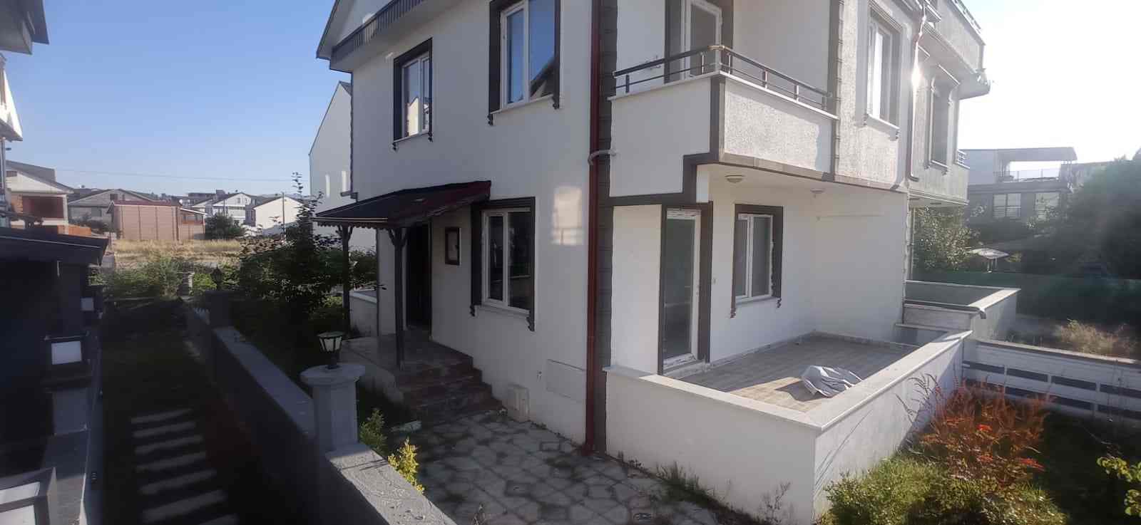 Sakarya Kocaali Alandere'de Satılık Lüks Triplex Villa - Görsel 1