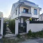 Sakarya Kocaali Yayla Mahallesi'nde Havuzlu, Deniz Manzaralı 4+1 Satılık Tripleks İkiz Villa