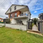 Kocaali Alandere’de Denize 180m 4+1 Ultra Geniş Bahçeli ve Yerden Isıtmalı Tripleks Villa