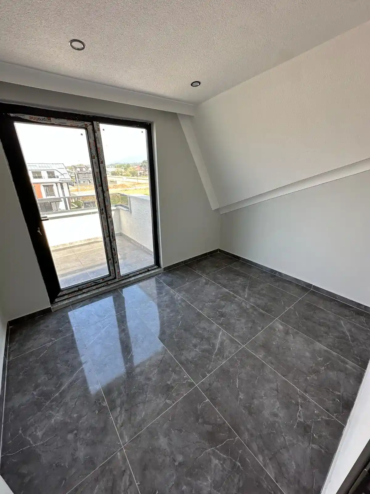 Kocaali Alandere'de Havuzlu Eşyalı 4+1 Tripleks Villa - 6.800.000 TL - Görsel 15