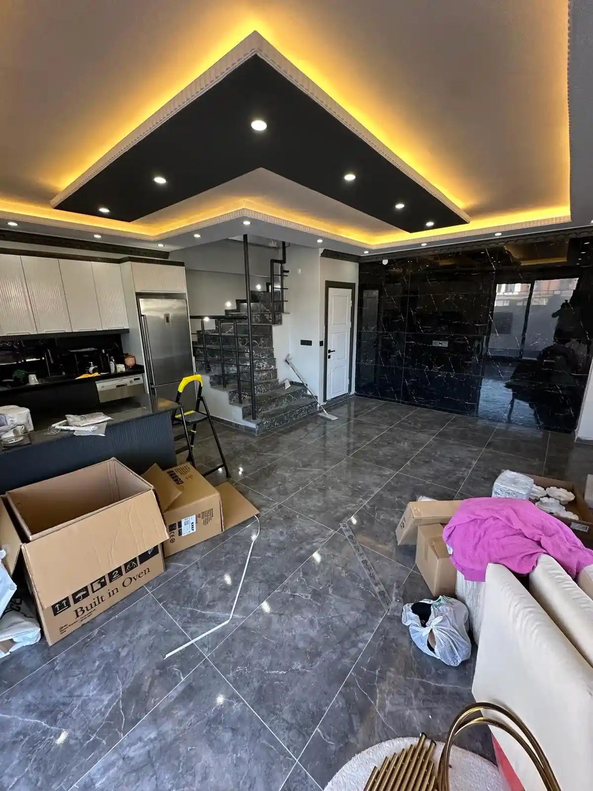 Kocaali Alandere'de Havuzlu Eşyalı 4+1 Tripleks Villa - 6.800.000 TL - Görsel 8