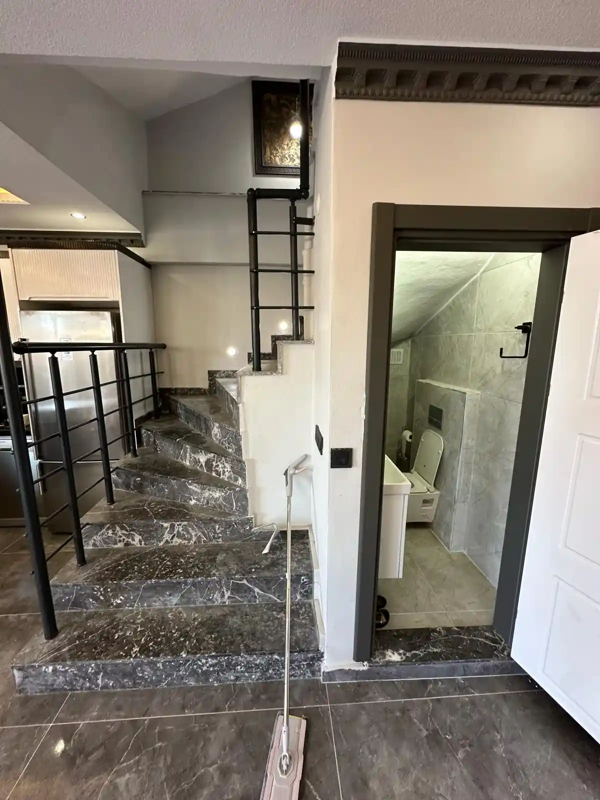 Kocaali Alandere'de Havuzlu Eşyalı 4+1 Tripleks Villa - 6.800.000 TL - Görsel 11