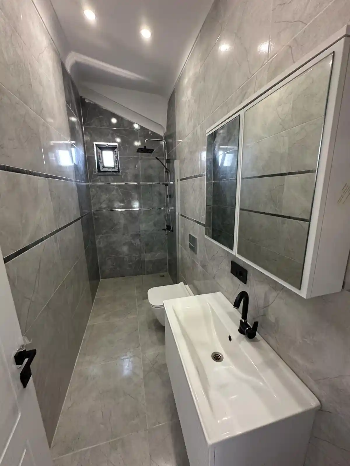 Kocaali Alandere'de Havuzlu Eşyalı 4+1 Tripleks Villa - 6.800.000 TL - Görsel 16