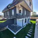 Kocaali Alandere’de Geniş Bahçeli Yerden Isıtmalı 4+1 Tripleks Villa