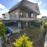 Kocaali Alandere'de Taş Kaplama 4+1 Havuzlu Villa - Kombili & Yerden Isıtmalı
