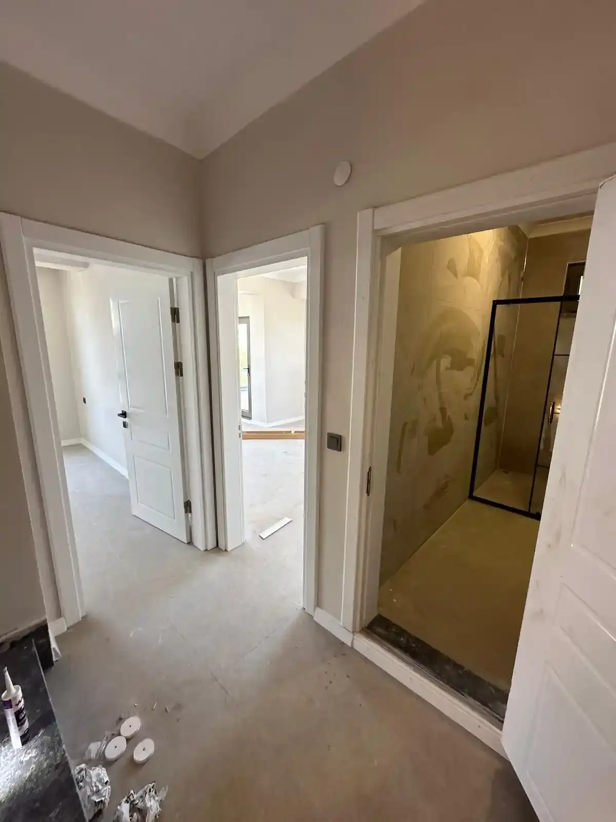 Kocaali Alandere’de Havuzlu ve Yerden Isıtmalı Modern 4+1 Lüks Villa - Görsel 16
