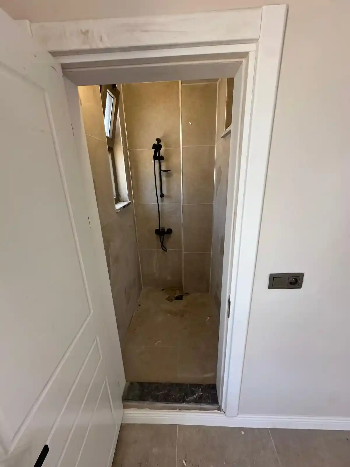 Kocaali Alandere’de Havuzlu ve Yerden Isıtmalı Modern 4+1 Lüks Villa - Görsel 28