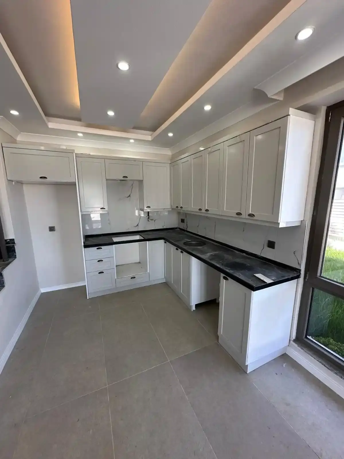Kocaali Alandere’de Havuzlu ve Yerden Isıtmalı Modern 4+1 Lüks Villa - Görsel 19